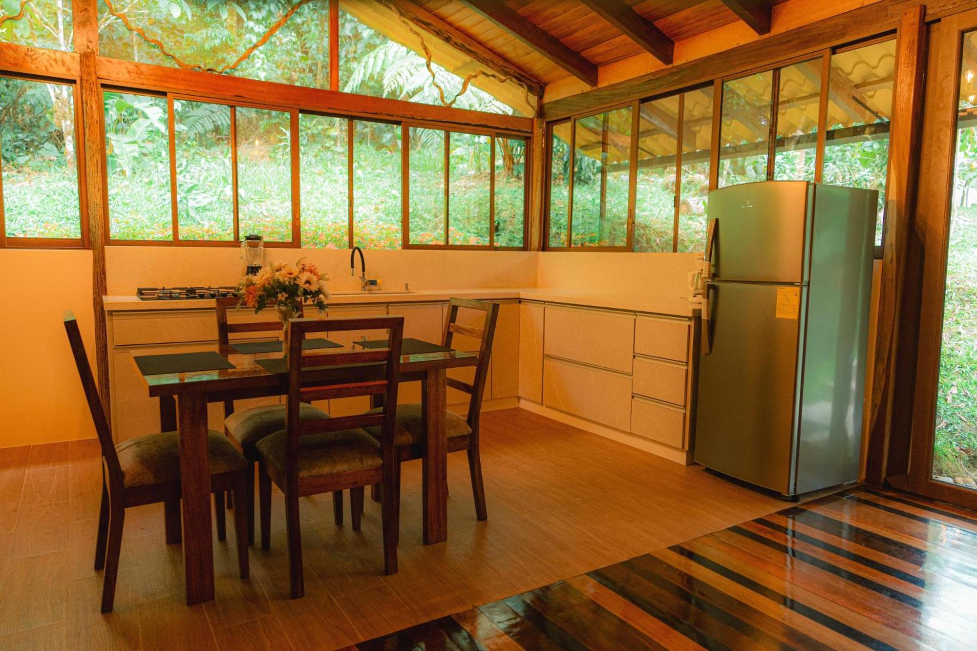 Finca Las Palmas Ecolodge Puyo Eksteriør billede